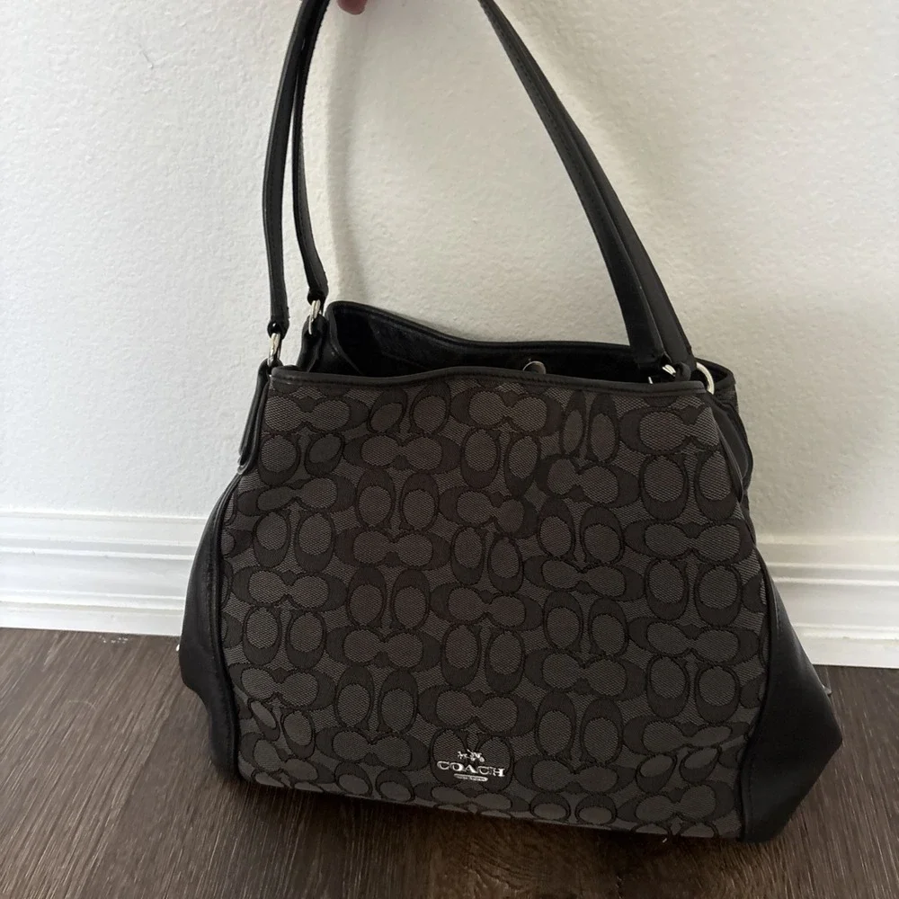 Coach Edie 31 Shoulder Bag Womens Medium Black Signature Jacquard Leather Zip